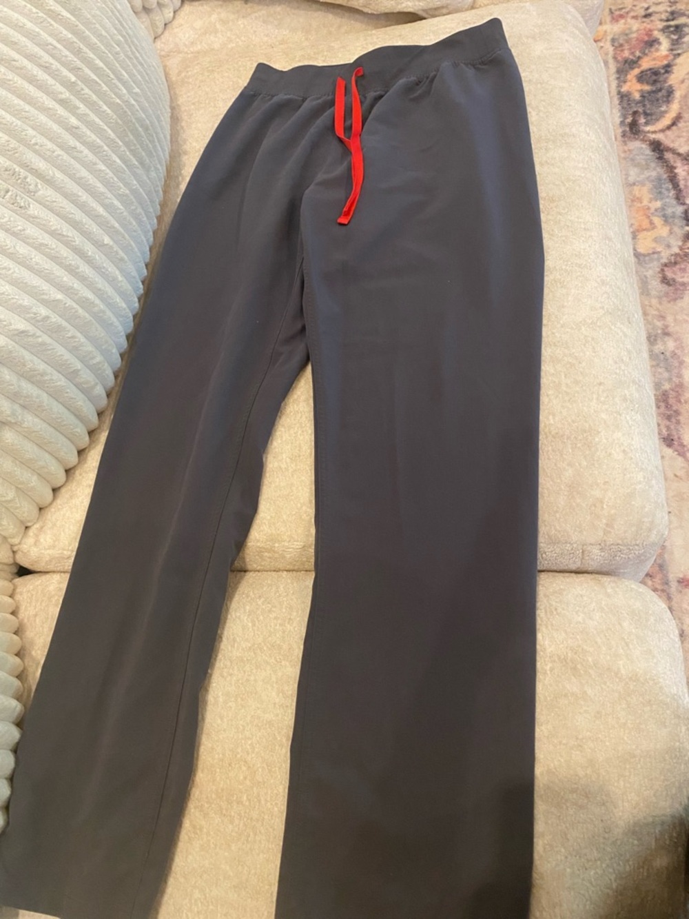 Figs Women’s Dark Gray Scrub Set with Red Drawstring - Picture 2 of 3